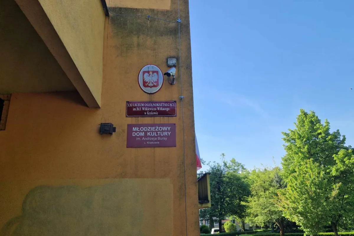 Połączenia na razie nie będzie. Uczniowie z XXI LO w Krakowie mogą odetchnąć