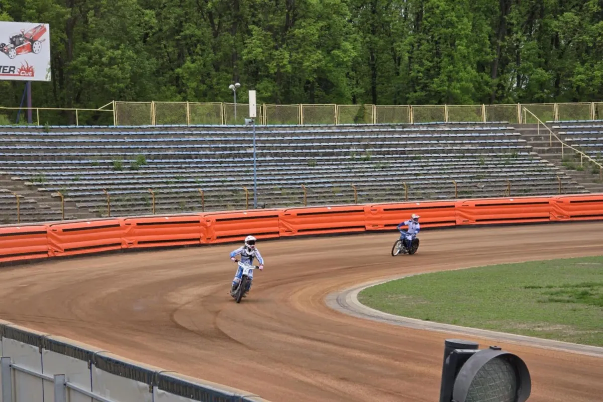 Treningi możliwe, ale mecze jeszcze nie. Tarnowski stadion żużlowy pod lupą komisji