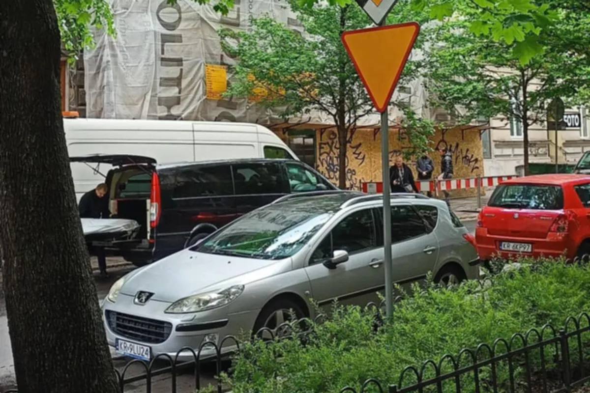 Śmiertelny wypadek na placu budowy w Krakowie. Pracownik przygnieciony betonowym elementem