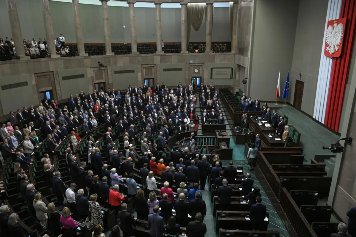 Sejm za dalszym czasowym zawieszeniem prawa do azylu