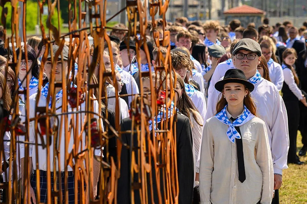"Dziadek nie wiedział, gdzie jadą". 85. rocznica pierwszego transportu więźniów politycznych z Tarnowa do KL Auschwitz