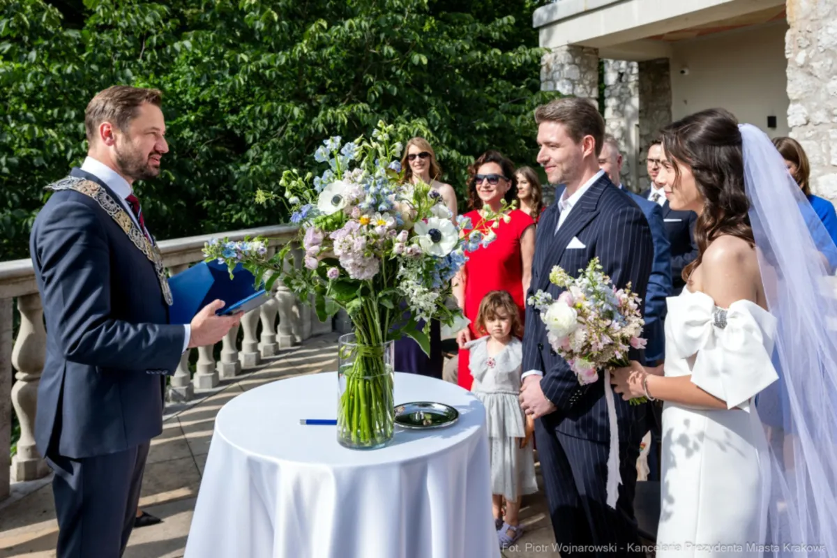 Niecodzienna ceremonia w Krakowie. Prezydent udzielił ślubu wylicytowanego na WOŚP
