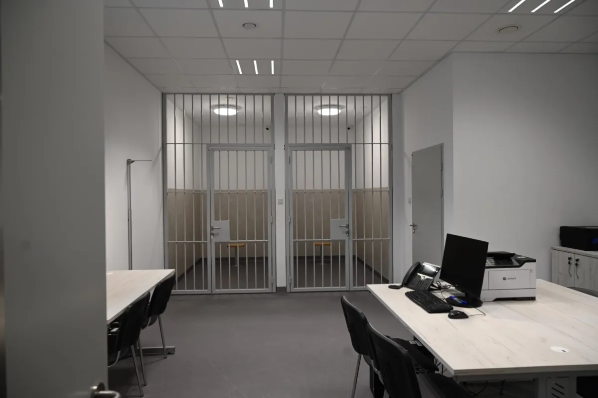Korupcyjny proceder z deweloperami: wśród zatrzymanych były policjant, pracownik AGH i pracownik sądu 