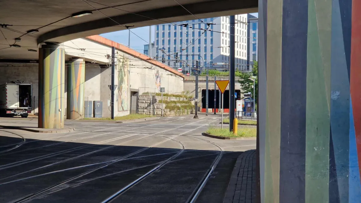 Pierwszy dzień roboczy z utrudnieniami w Krakowie. Brak informacji, opóźnienia i tłok w autobusach