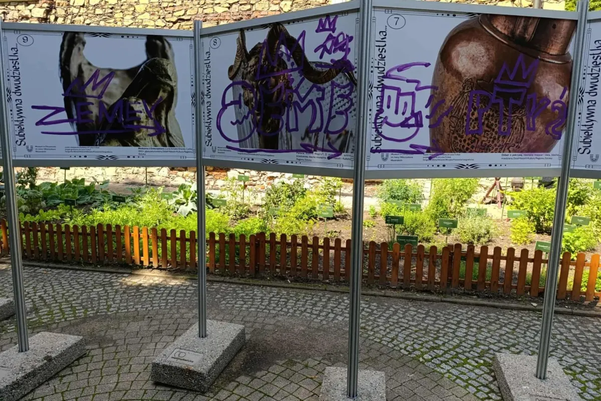 Będzie kara, ale i lekcja. Nastolatka, który zniszczył plenerową wystawę wydała... mama
