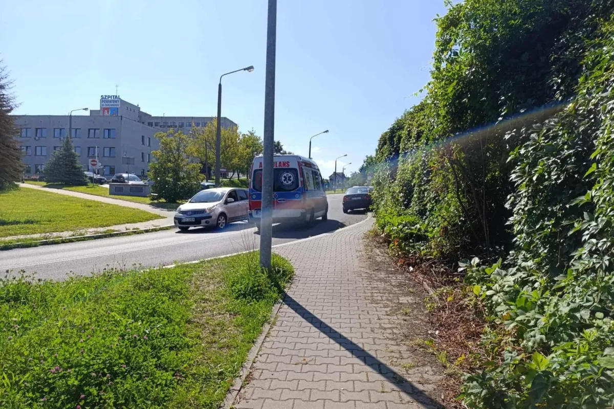 Dlaczego karetki czekają, żeby dotrzeć na SOR w Chrzanowie? Bo "ja tylko na chwilę, po dokumentację"