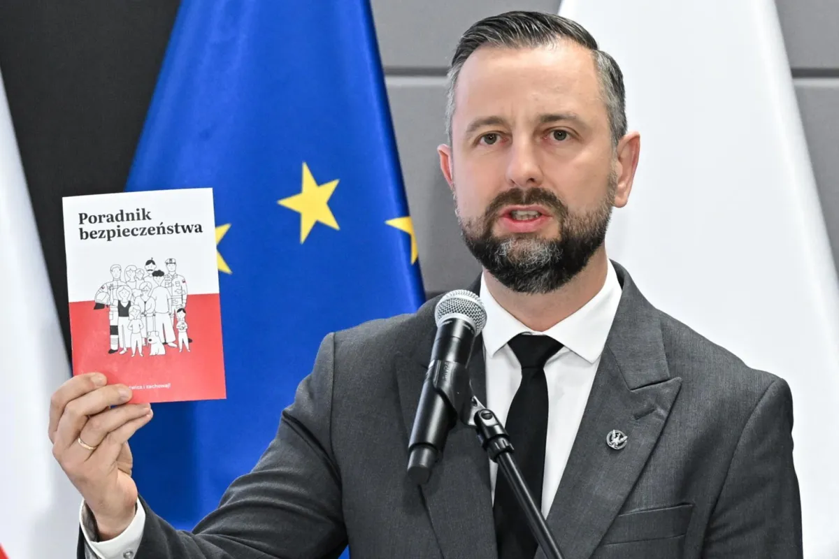Fundament czy broszura na półce? Generał o rządowym poradniku bezpieczeństwa