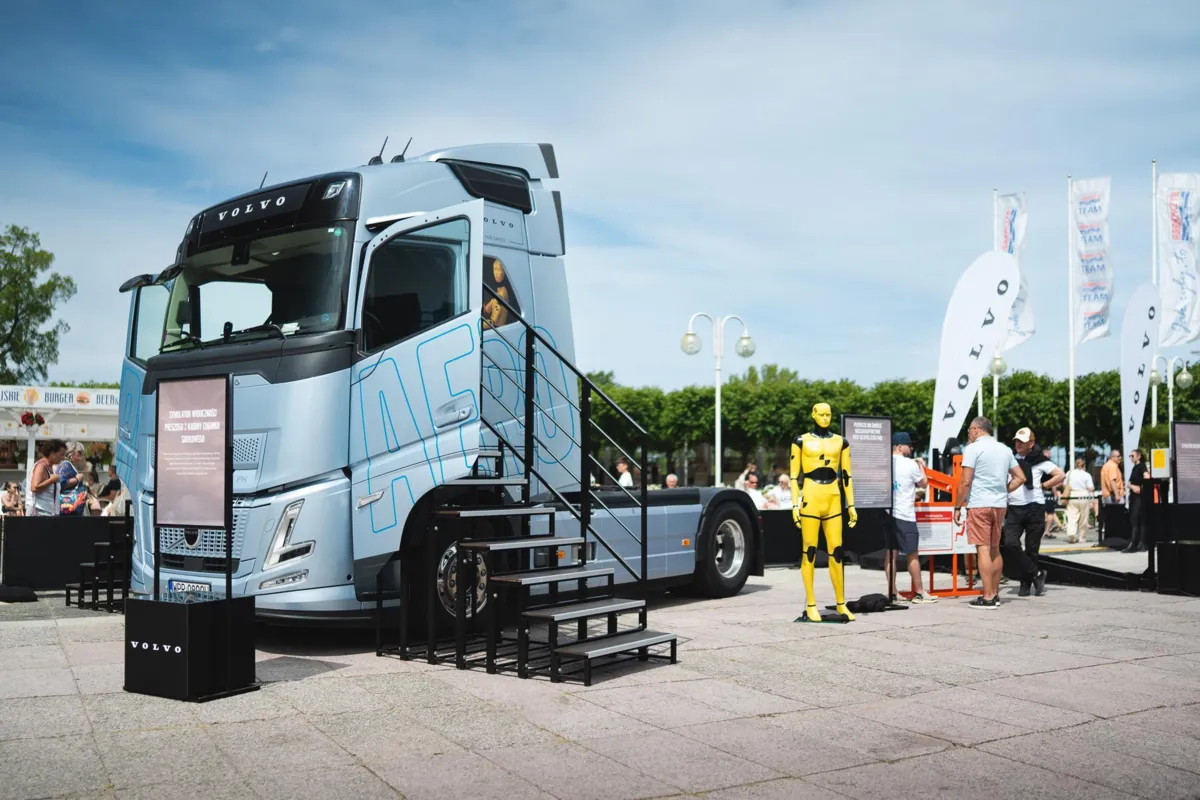 „Volvo For Safety – interaktywne Miasteczko Bezpieczeństwa zawita do Krakowa”