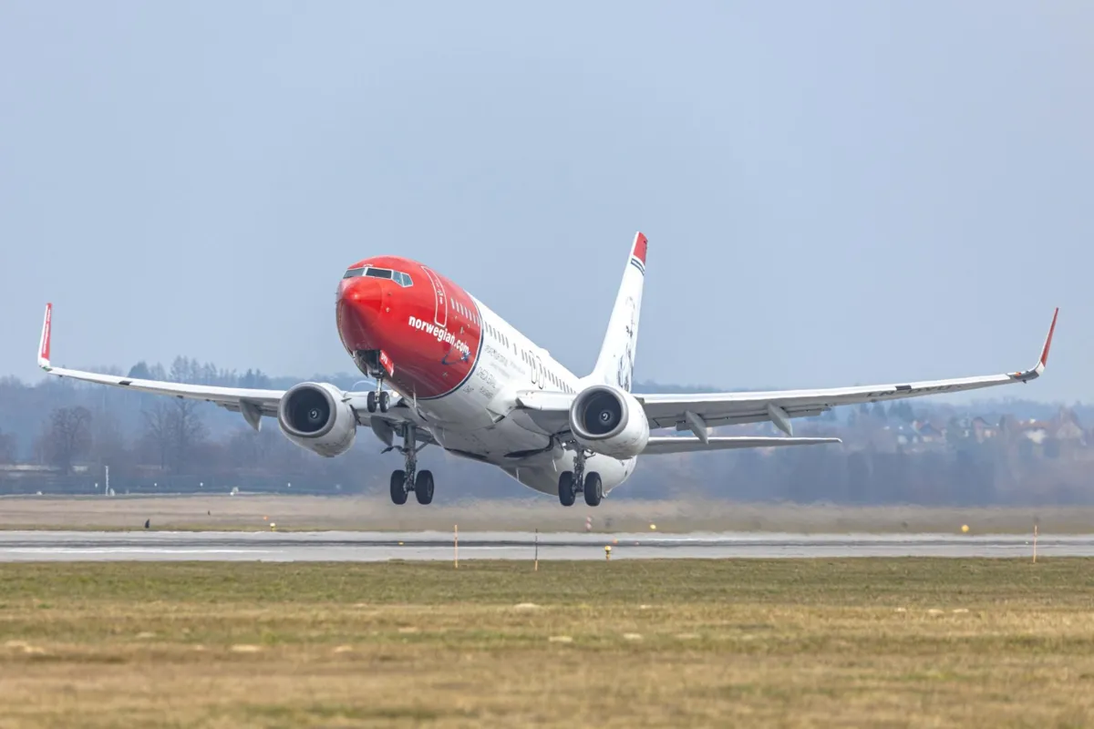 „Zwykle remontuje się drogę startową, a nie buduje nową” – głosy sprzeciwu wobec inwestycji w Kraków Airport