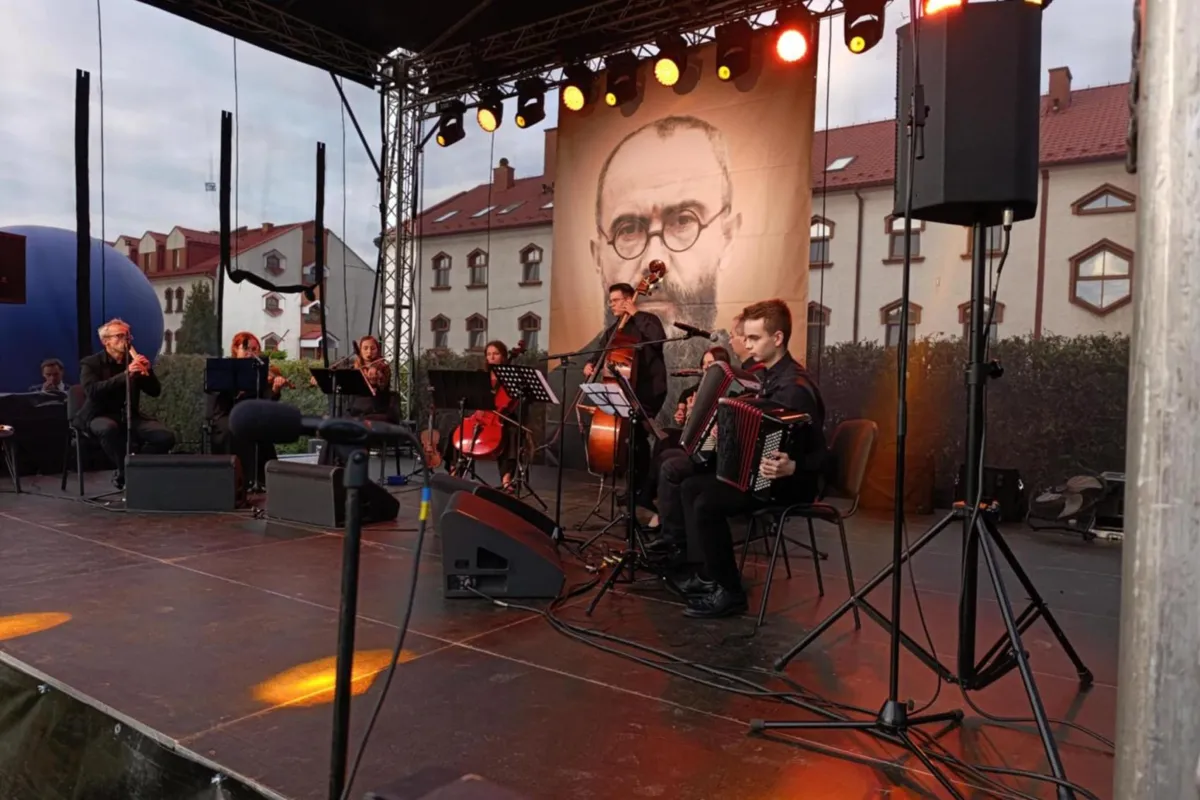 Pamięci św. Maksymiliana Marii Kolbego. Żałobny koncert w Harmężach
