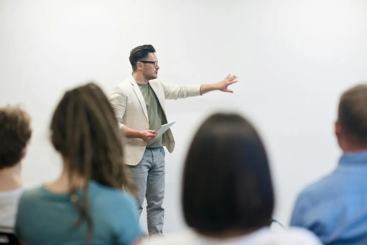 „Rozmawiajmy o faktach, nie o insynuacjach”. Spór o edukację zdrowotną