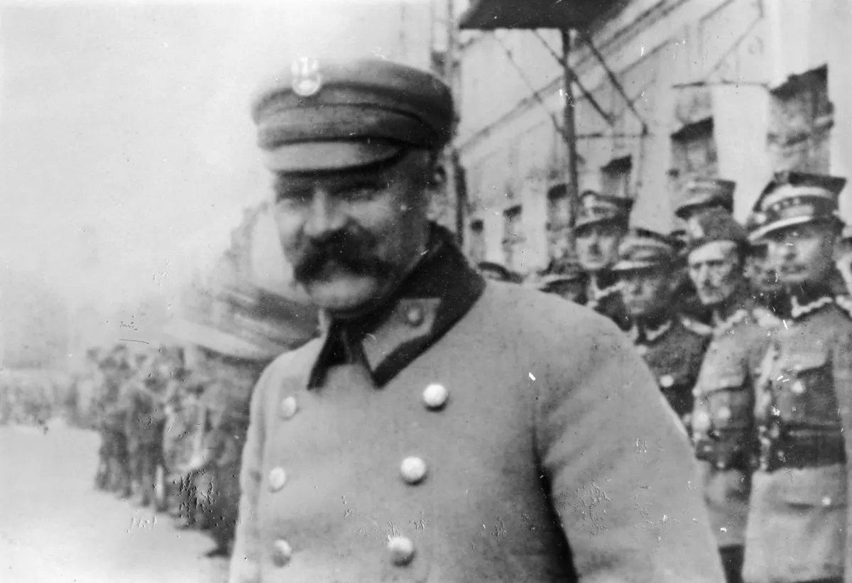  Józef Piłsudski – „żebraczy król” powraca 