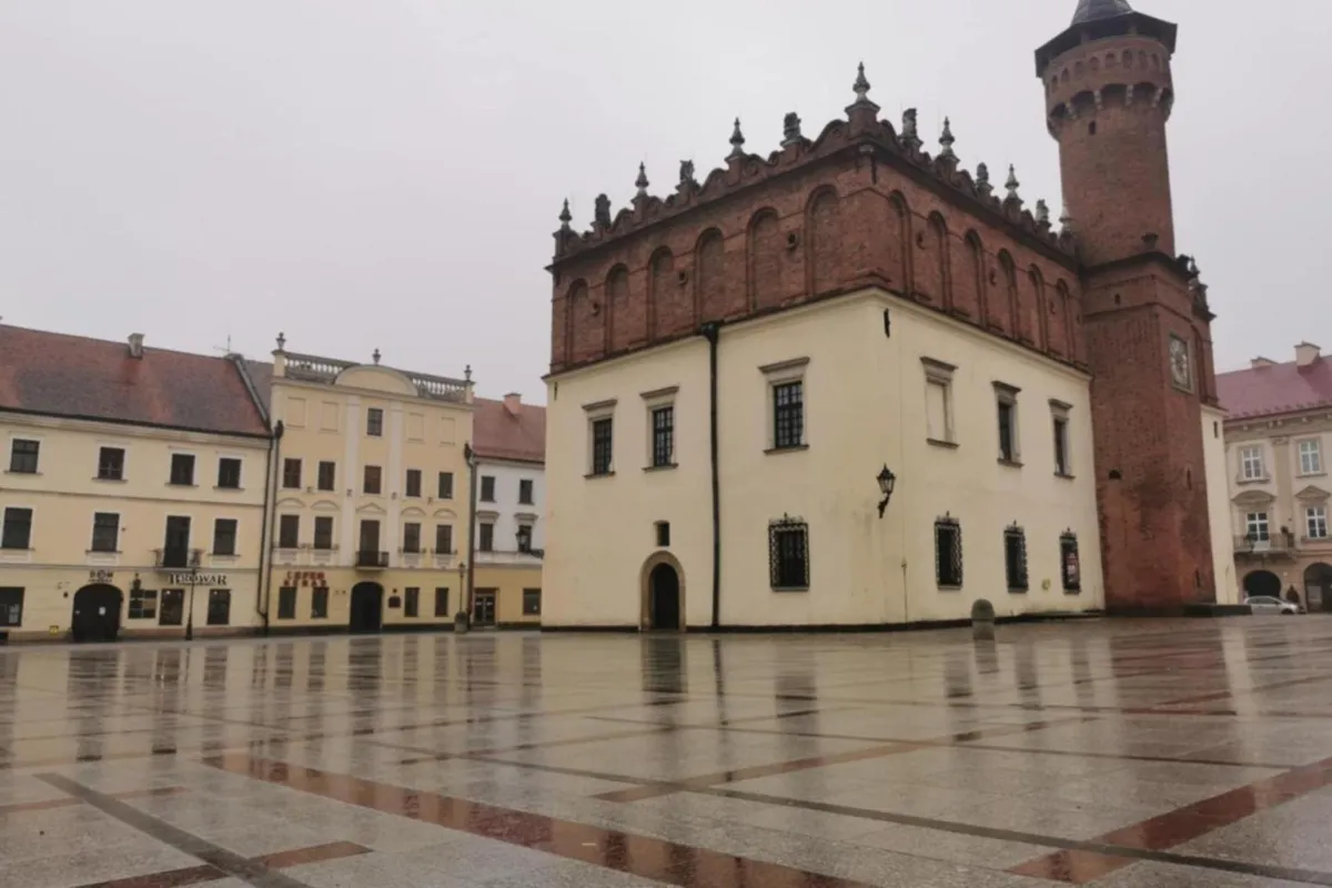 Rynek w Tarnowie będzie wreszcie szorstki. Trzy firmy chcą zająć się poprawą problematycznej nawierzchni