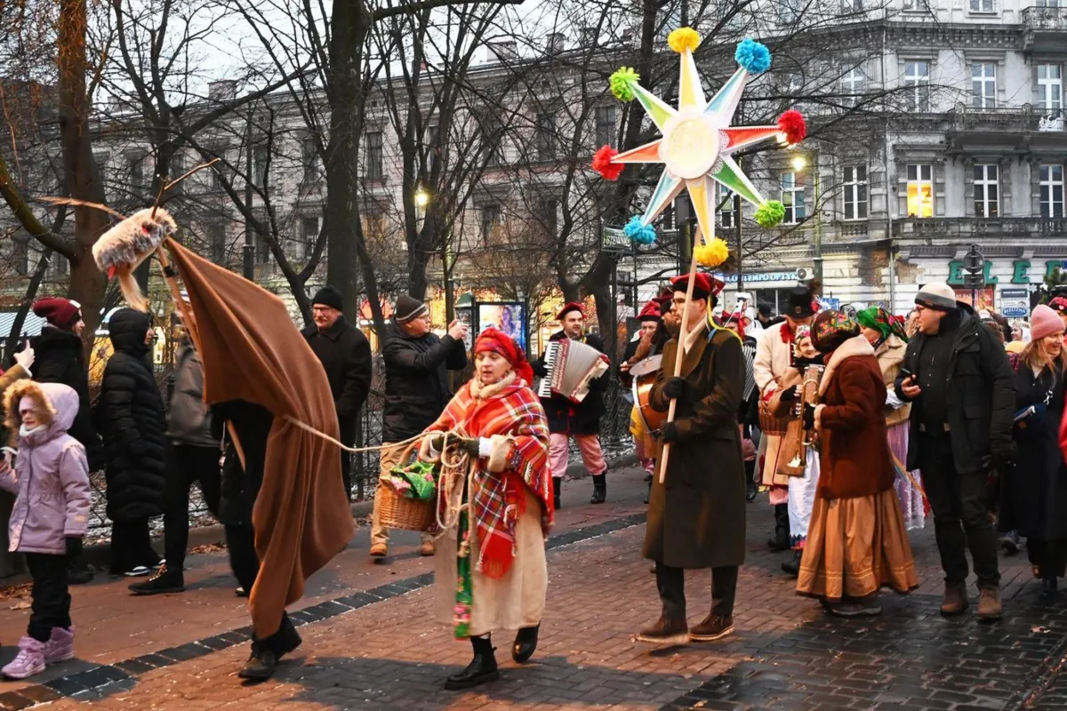 Barwny korowód kolędników przeszedł ulicami Krakowa