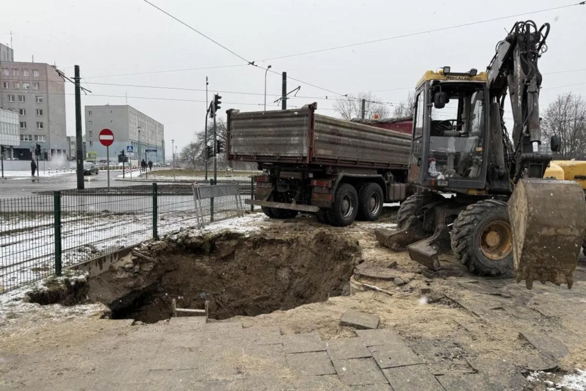 Tramwaje wrócą na plac Centralny najwcześniej w poniedziałek