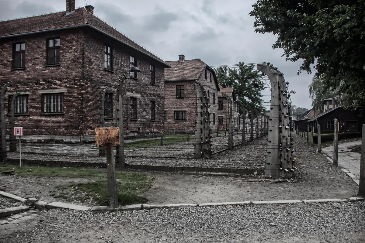 Dokumenty z kontrowersyjnej aukcji przekazane Fundacji Auschwitz-Birkenau