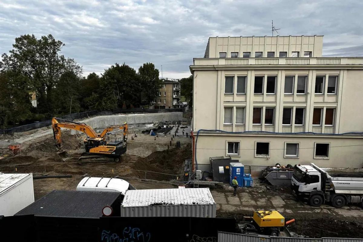 Hotel Roberta De Niro pod lupą. Mieszkańcy nie chcą deptaka na ul. Kraszewskiego, radni ich poparli, inwestor odpowiada