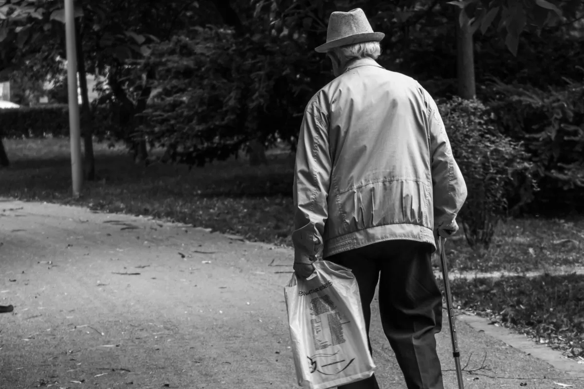 Samotność seniorów w Polsce. „To nie tylko brak ludzi wokół”