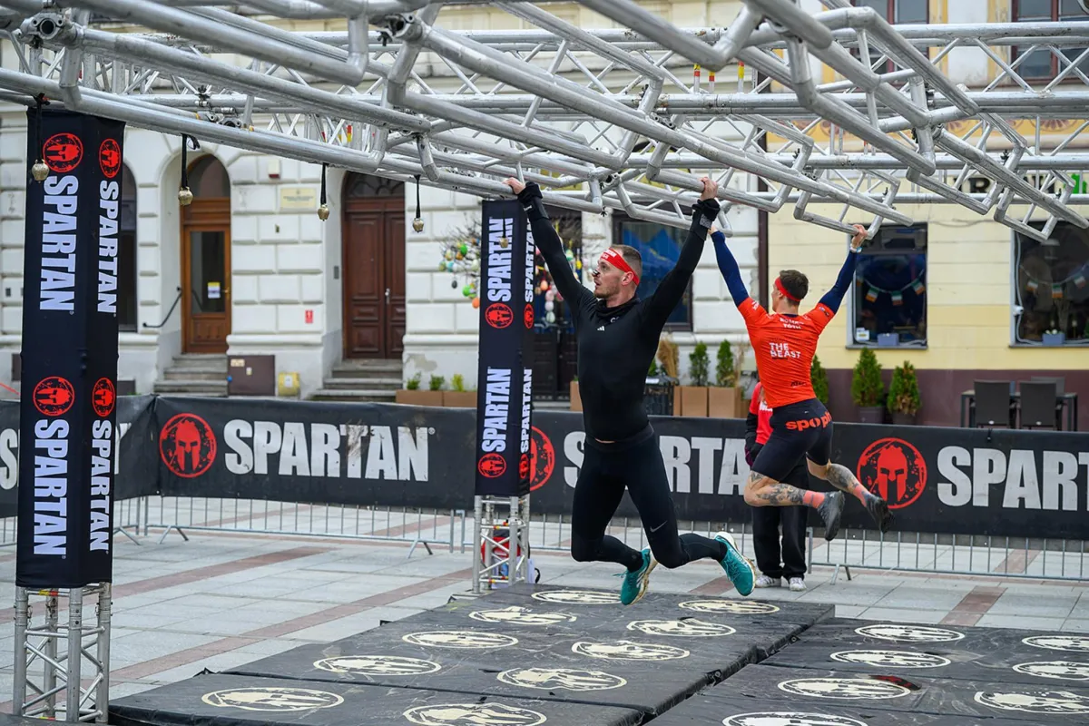Tarnów gospodarzem Spartan Race. Ponad 1200 zawodników na starcie. ZDJĘCIA