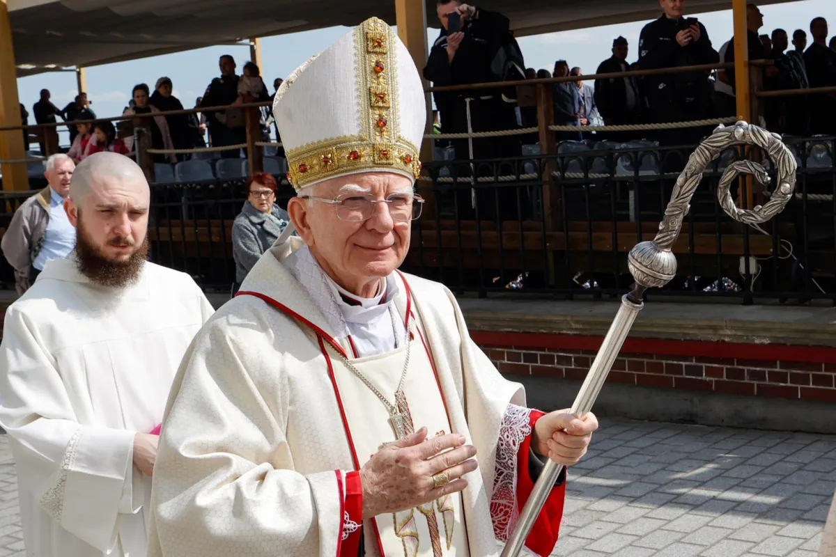Abp Jędraszewski na Jasnej Górze: krytyka aborcji, odniesienia do „sowietów i hitlerowców” i pochwała prezydenta RP