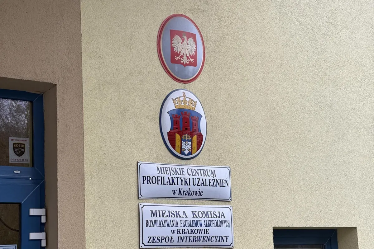 Podwyżka w krakowskiej izbie wytrzeźwień. Polacy płacą niechętnie, cudzoziemcy za to od razu