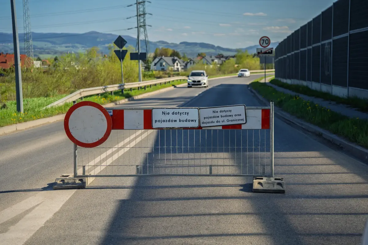 Jedna z najgorszych dróg na Sądecczyźnie idzie do remontu. Najpierw czekają nas utrudnienia