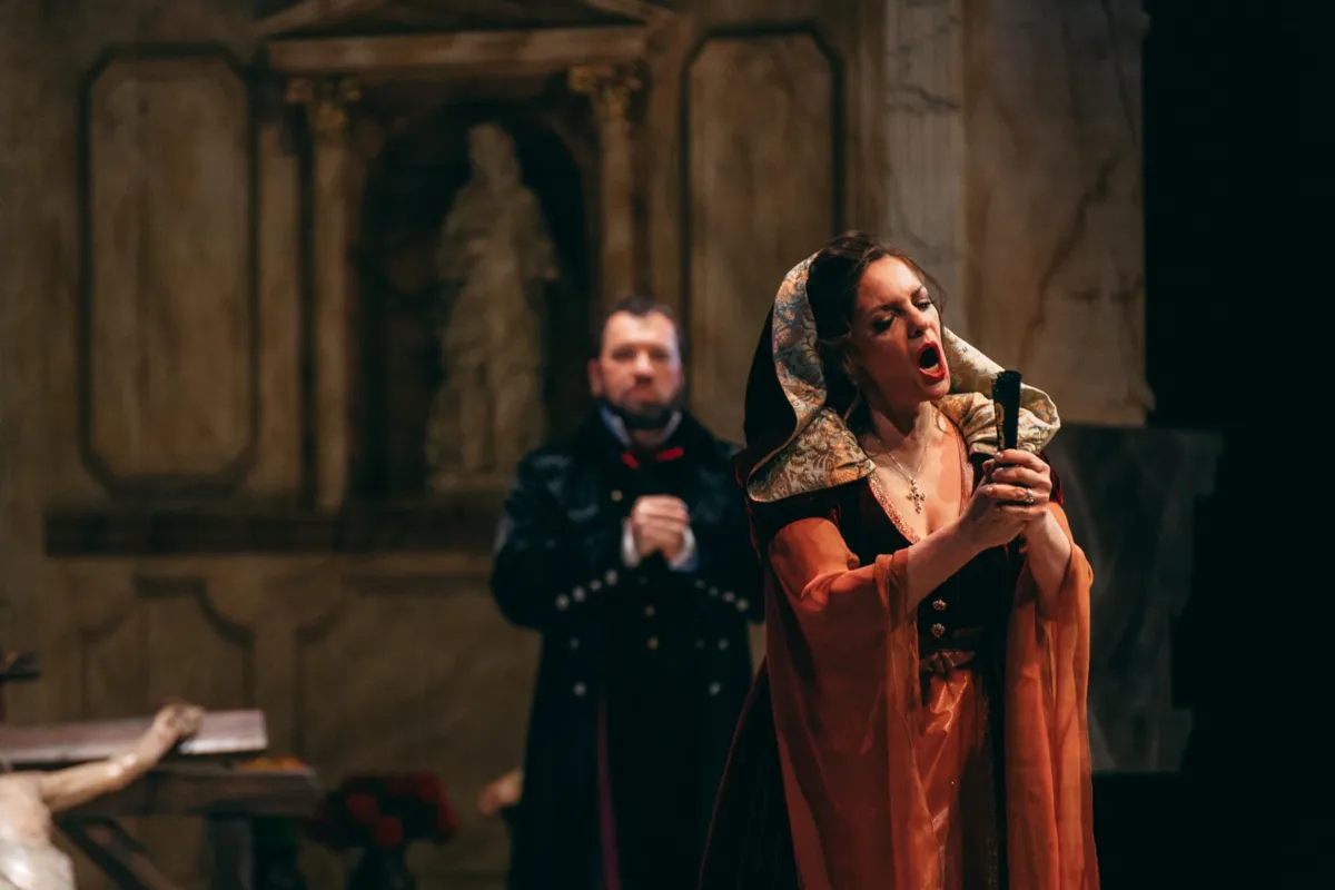 „Tosca” w Operze Krakowskiej: triumf śpiewaków, niedosyt inscenizacji