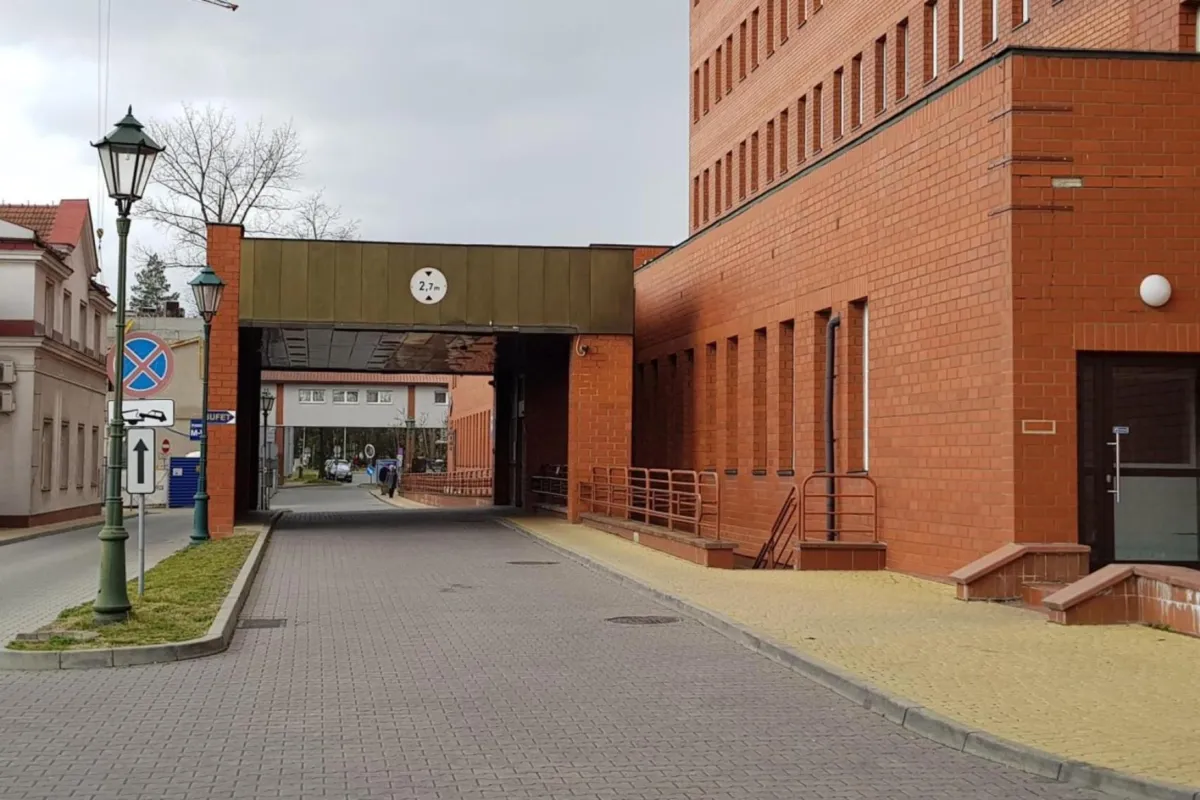 Lekarka miała pobierać krew bez zgody pacjentów. Prokuratura bada sprawę ze szpitala im. Jana Pawła II