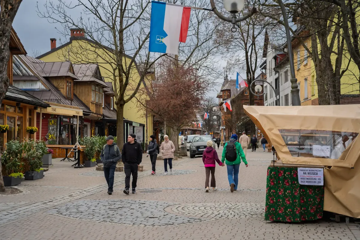 Historyczna poczta przy Krupówkach może zmienić funkcję. Poczta Polska szuka najemcy