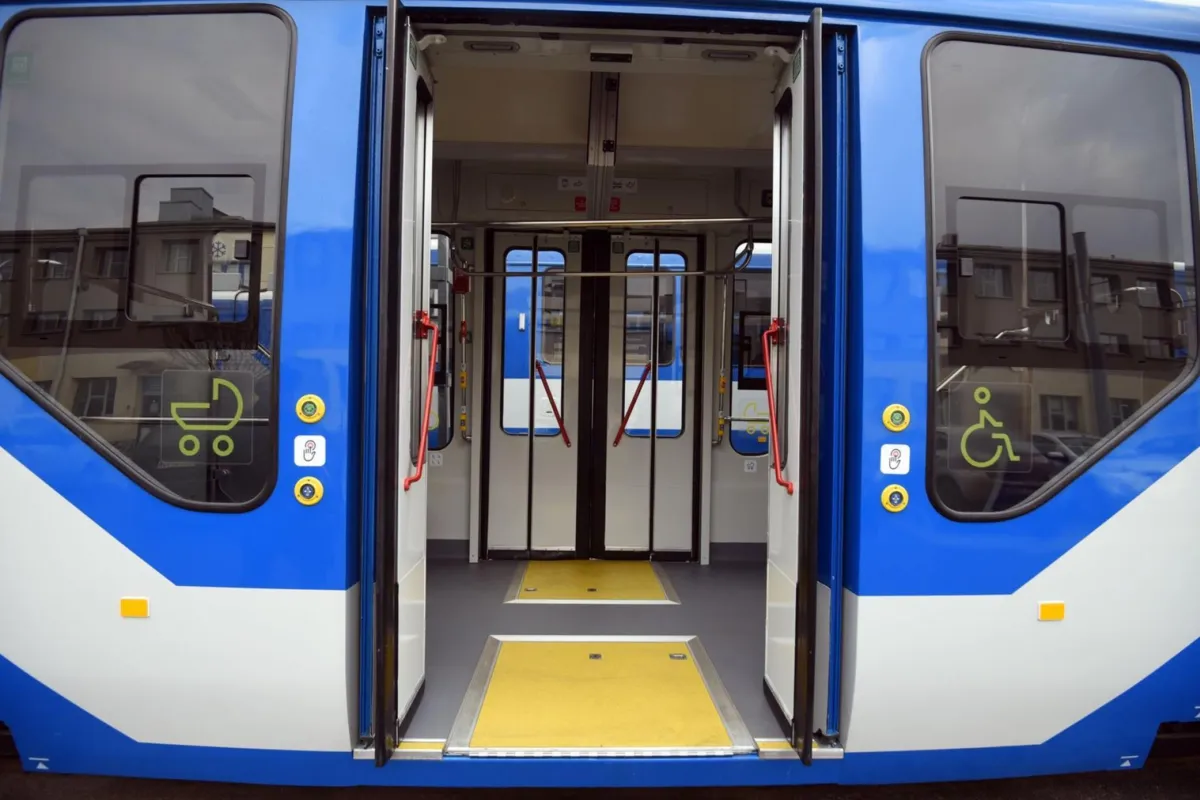 Nie ma już utrudnień po wypadku w Nowej Hucie, gdzie tramwaj potrącił pieszego