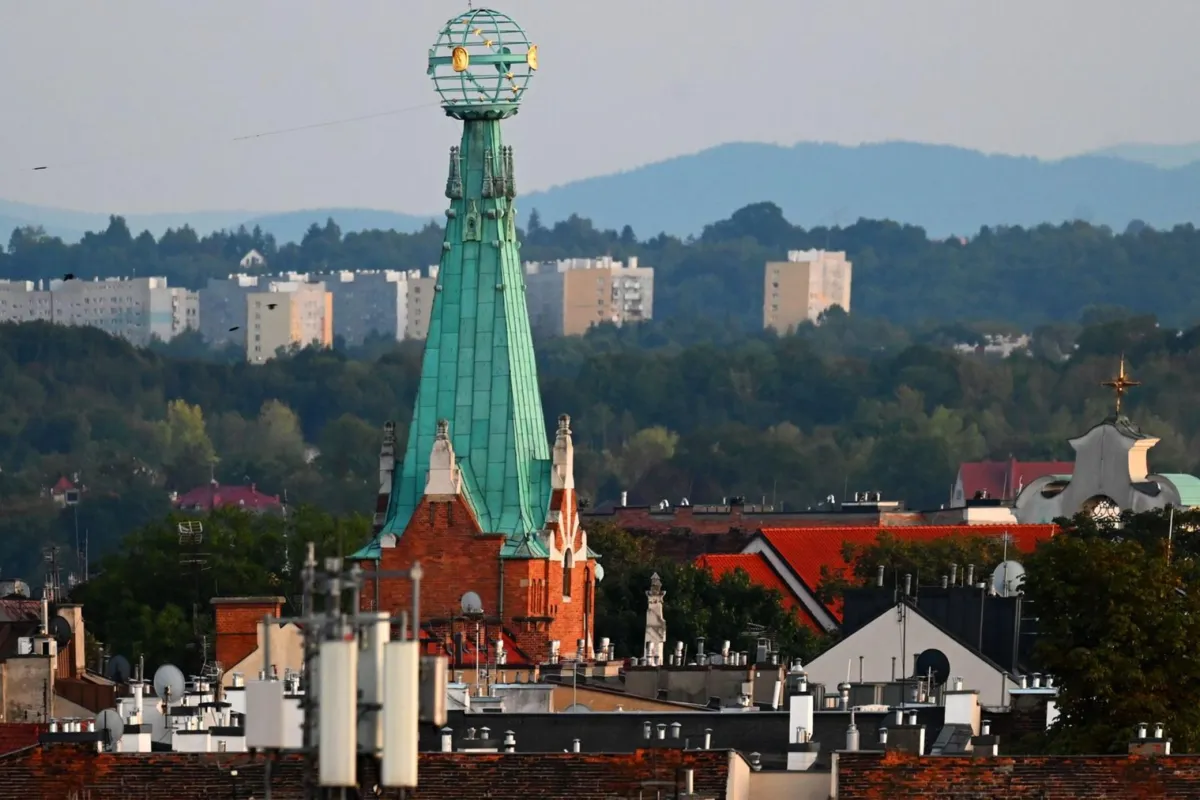 Nie ma wyborów, ale kampania w Krakowie już trwa. Jak politycy omijają przepisy?