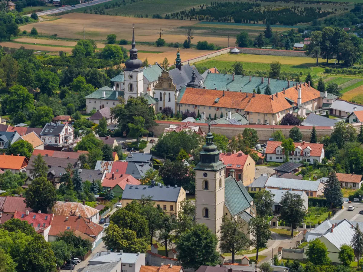 Urokliwy Stary Sącz z Radiem Kraków podczas Małopolski na dwóch kółkach