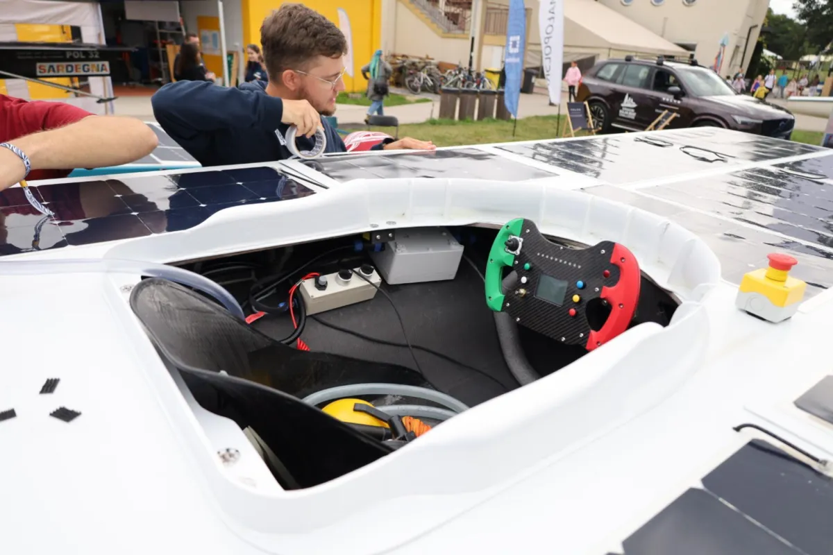 Studenci AGH wygrali Krakow Solar Boat Challenge 2026. Gratulacje!