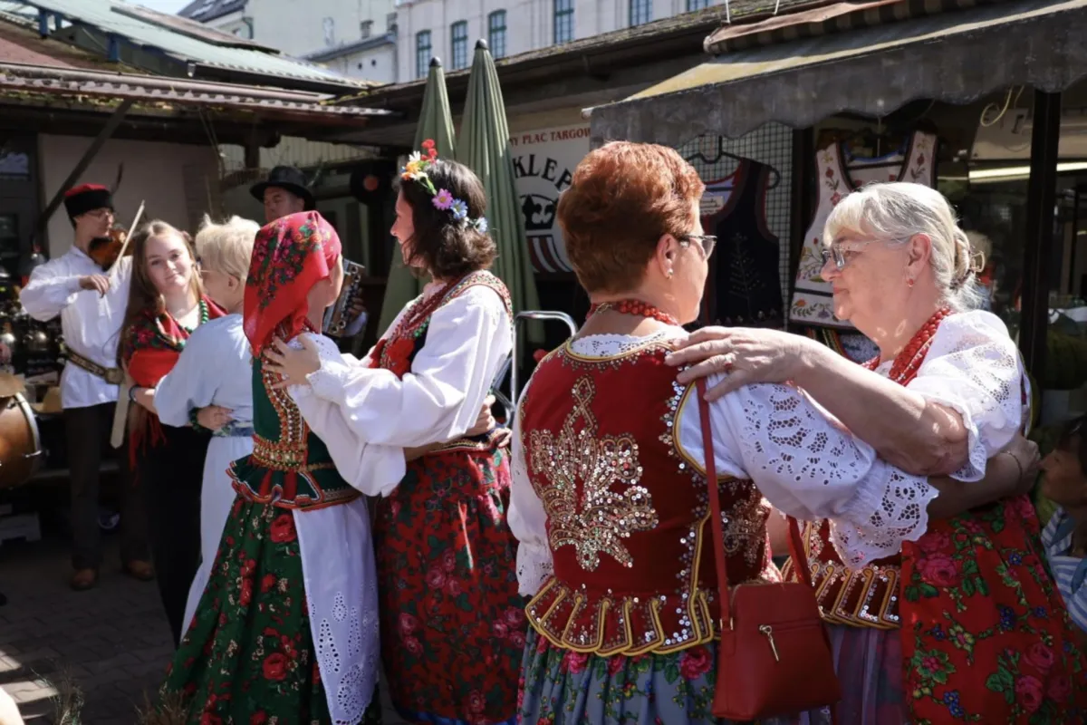 Odkrywają gorset na nowo. "To element naszej tożsamości"