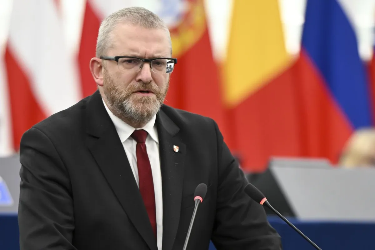 Grzegorz Braun usłyszy prokuratorskie zarzuty. Chodzi o słowa o Auschwitz