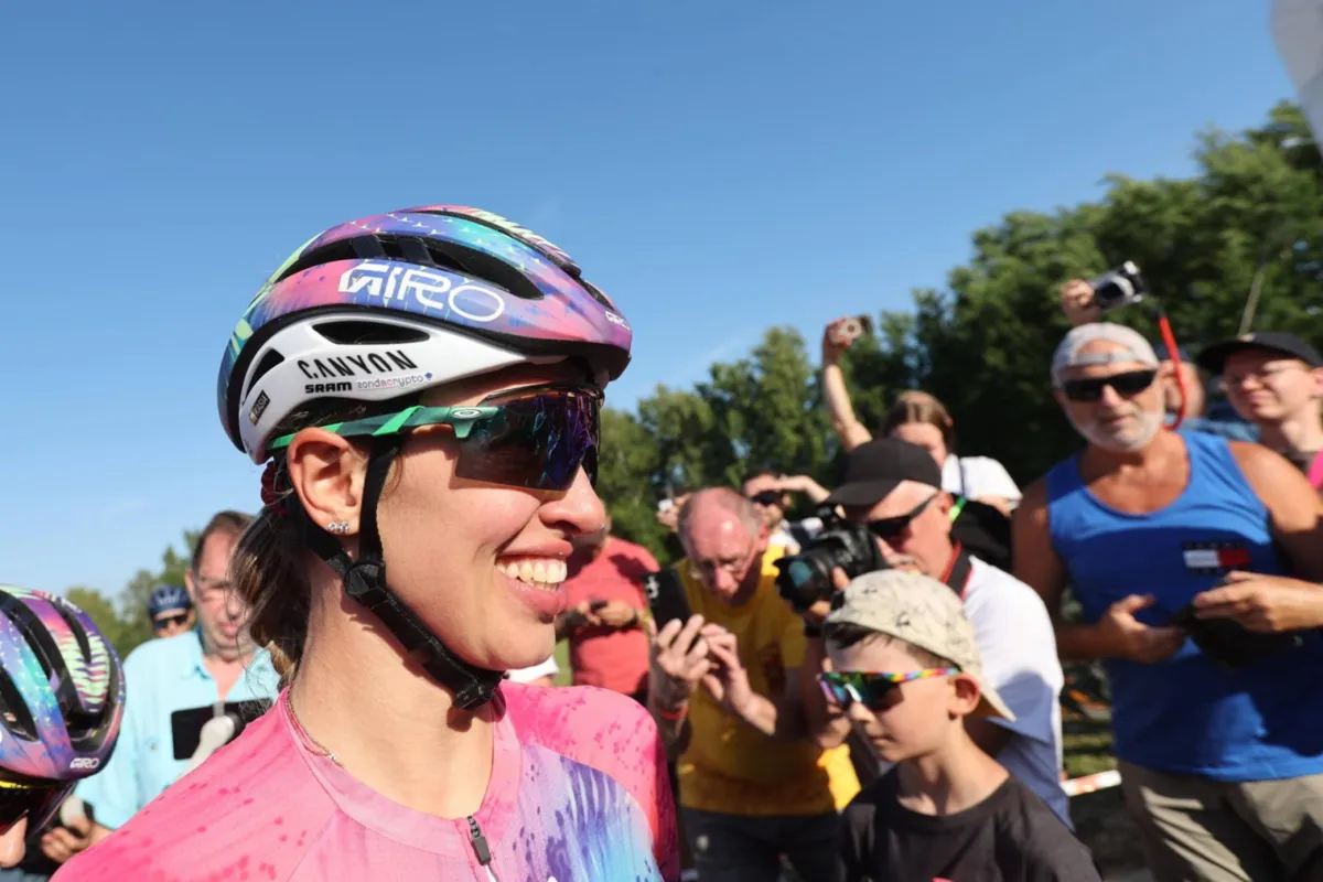 Triumf na Górze Wiatrów: Katarzyna Niewiadoma-Phinney zdobywa Mont Ventoux i żółtą koszulkę!