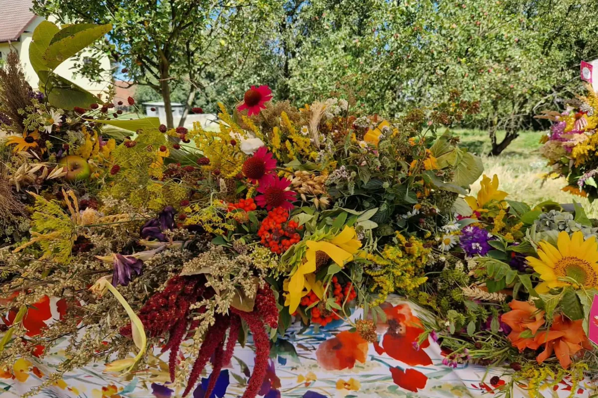 Kolorowe bukiety, zioła i polne kwiaty. „Cudowna Moc Bukietów” po raz 18. w Podstolicach