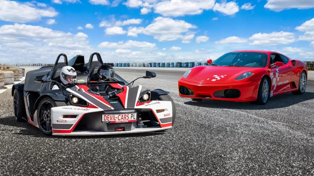 Pomysł na rocznicę dla pary, która lubi mocne wrażenia? Sprawdź Devil-Cars!