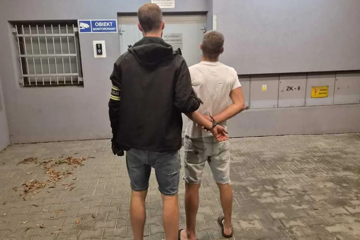 Czterech zatrzymanych w Krakowie i Skawinie. Policja zabezpieczyła blisko 2,5 kg narkotyków