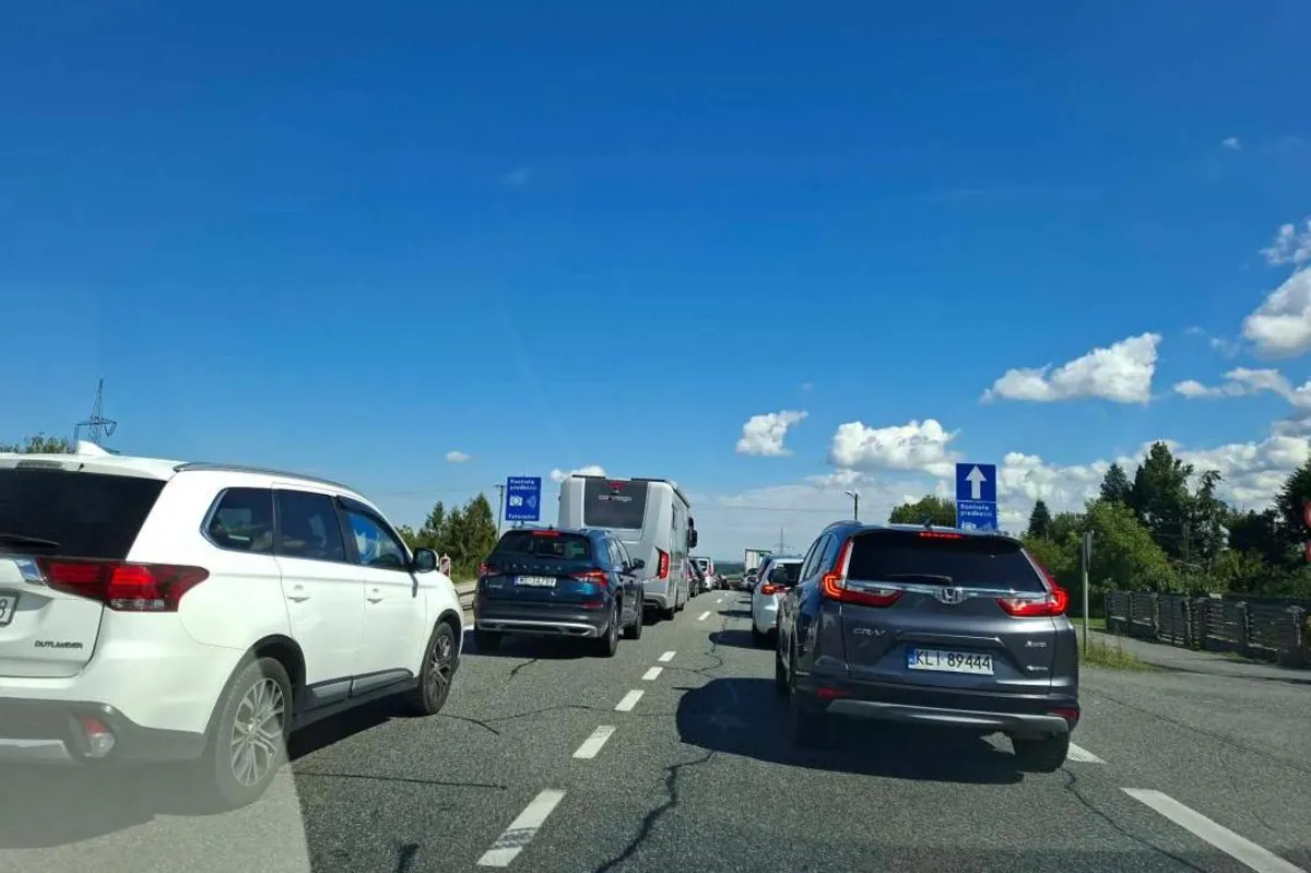 Wypadek w powiecie nowotarskim i dwie kolizje na A4. Utrudnienia dla kierowców