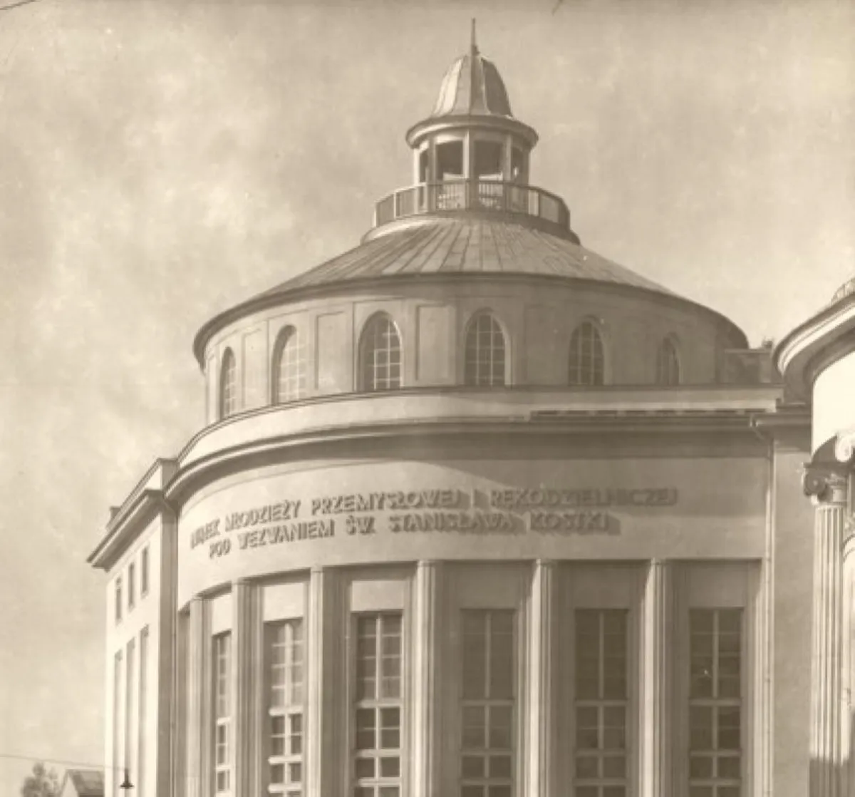 Pół tysiąca mężczyzn w budynku Groteski. Tajemnice Bursy ks. Kuznowicza