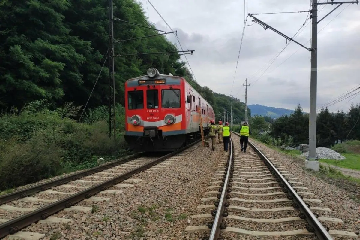 Śmiertelny wypadek na torach w Kamionce Wielkiej. Ruch pociągów wstrzymany