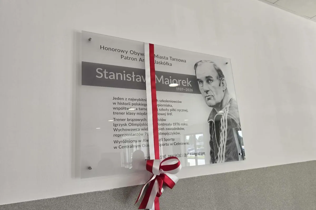 Legenda polskiej piłki ręcznej patronem Areny Jaskółka. Odsłonięto pamiątkową tablicę