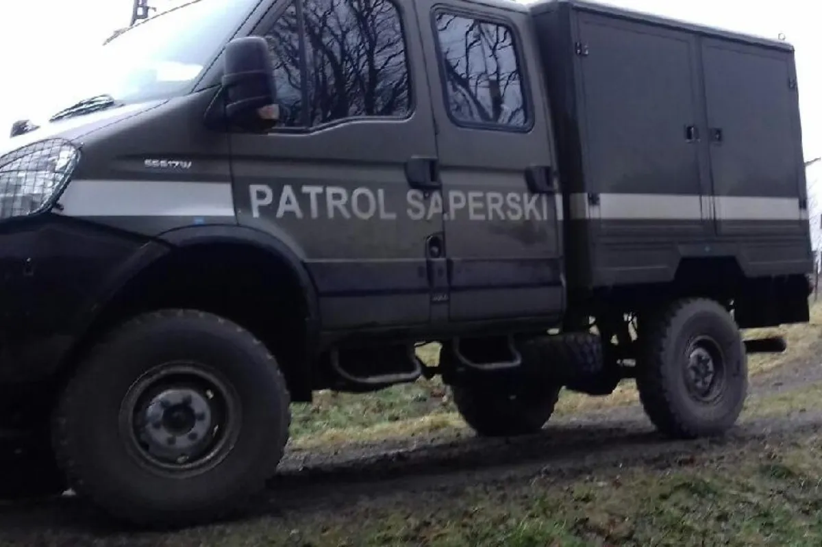 W Pławach znaleziono pocisk artyleryjski. Zajęli się nimi saperzy