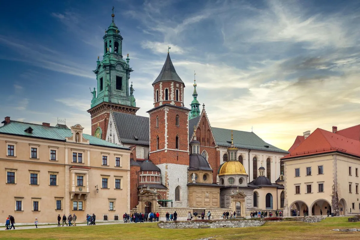 Kosmiczne cząstki szukają tajemnic Wawelu. Detektor stanął w Smoczej Jamie