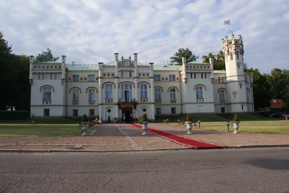 Groźny pożar hotelu w Paszkówce niedaleko Skawiny. Na szczęście nikt nie ucierpiał