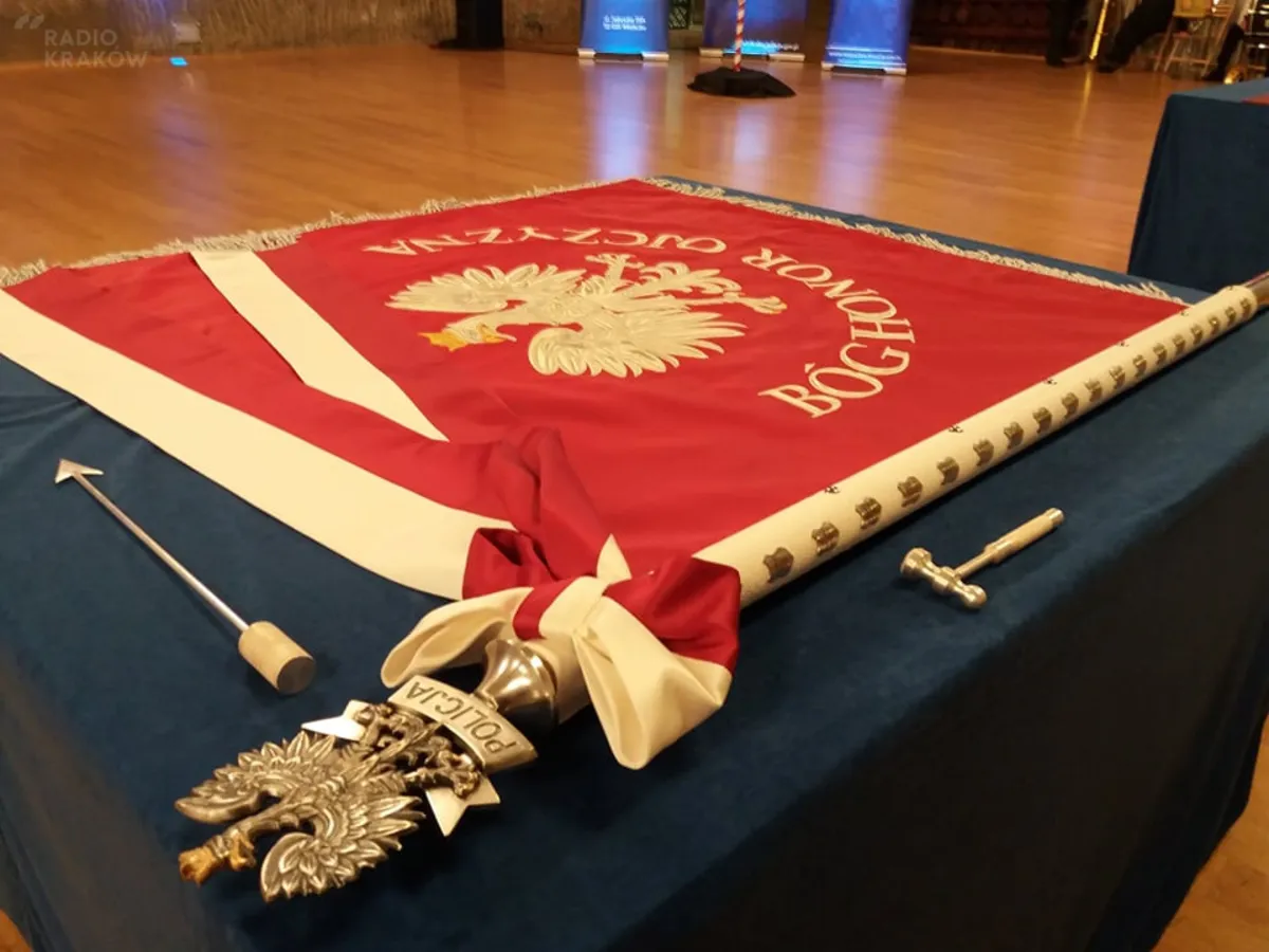 Komenda Powiatowa Policji w Wieliczce otrzymała własny sztandar