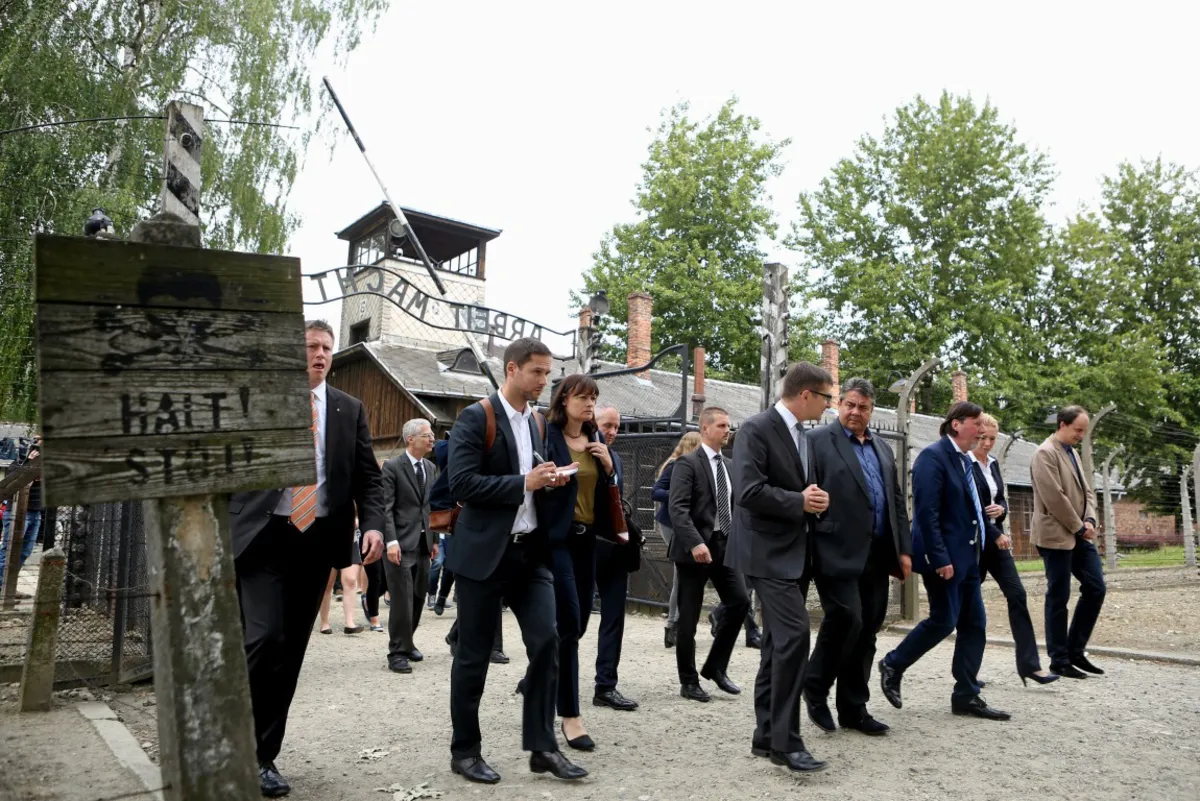 Oświęcim: Wizyta wicekanclerza Niemiec w muzeum Auschwitz 
