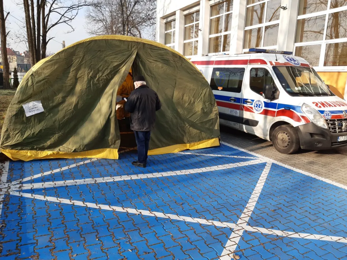 Wtorek drugim dniem testowania nauczycieli na obecność koronawirusa