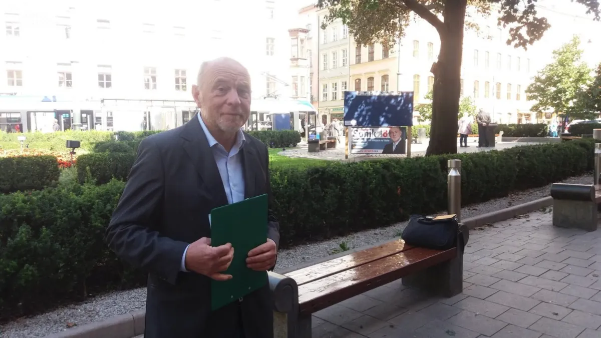 B. Sonik apeluje o przedstawienie efektów prac zespołu ds. wyłudzeń kamienic